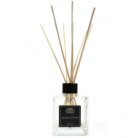 Clear glass 200ml lavender and fennel essential oil reed diffuser with black cap and light wooden rattan sticks