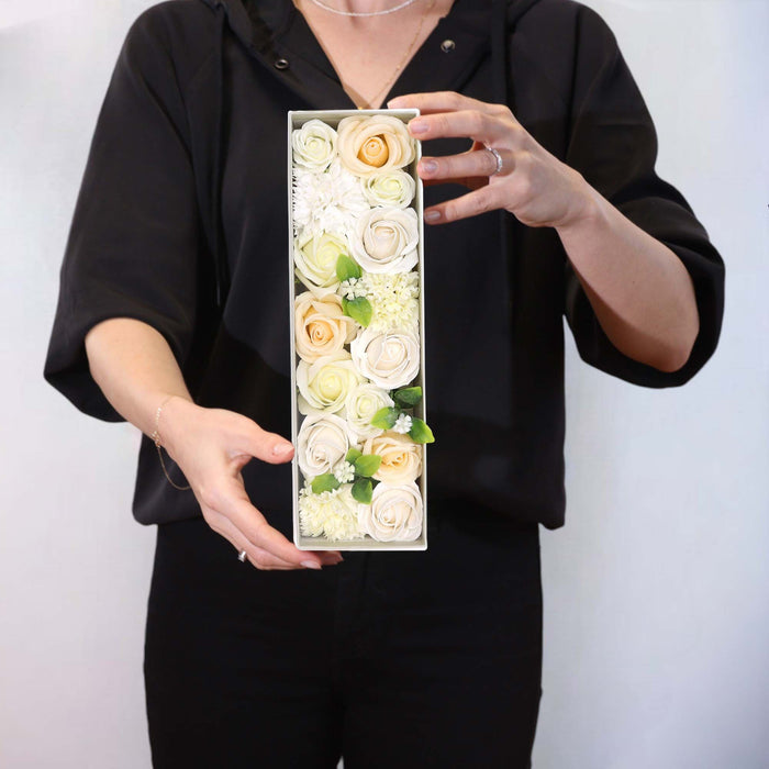 Geschenkbox Seifenblumen – Weiß & Elfenbein – Hochzeitssegen