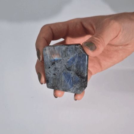 Madagaskar Labradorit Grabstein (ca. 80-100 g)