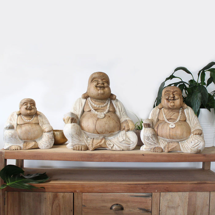 Geschnitzter Holz-Glücks-Buddha – Weiß getüncht 30 cm