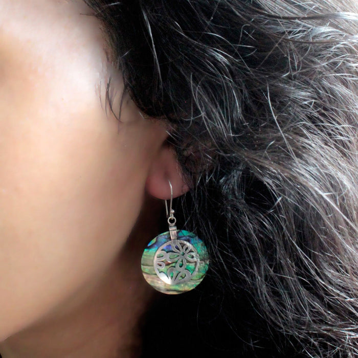 Ohrringe aus Sterlingsilber mit Abalone-Muschel – Blumen