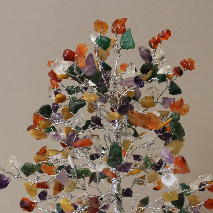 Edelsteinbaum mit verschiedenen Steinen und Organit-Basis – 320 Steine