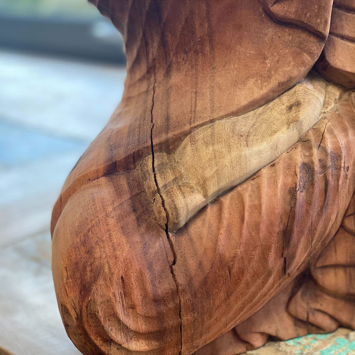 Geschnitzte Buddha-Statue aus Holz, das Juwel haltend – 60cm