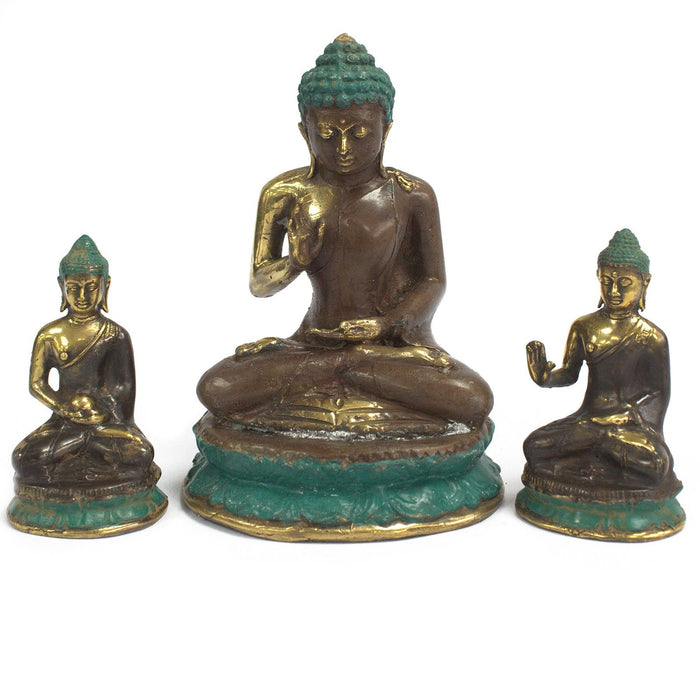 Großer sitzender Buddha aus Messing – Segnend