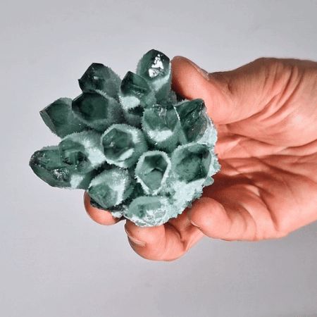 Farbiger Quarz-Cluster - Grüner Geisterquarz