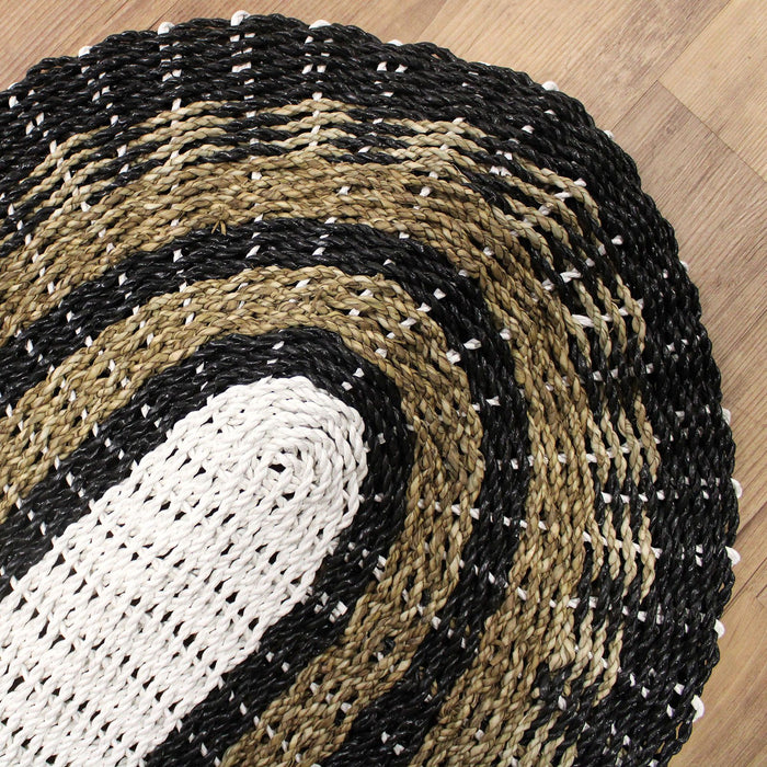 Oval-Teppich aus Seegras – Natur, Schwarz & Weiß