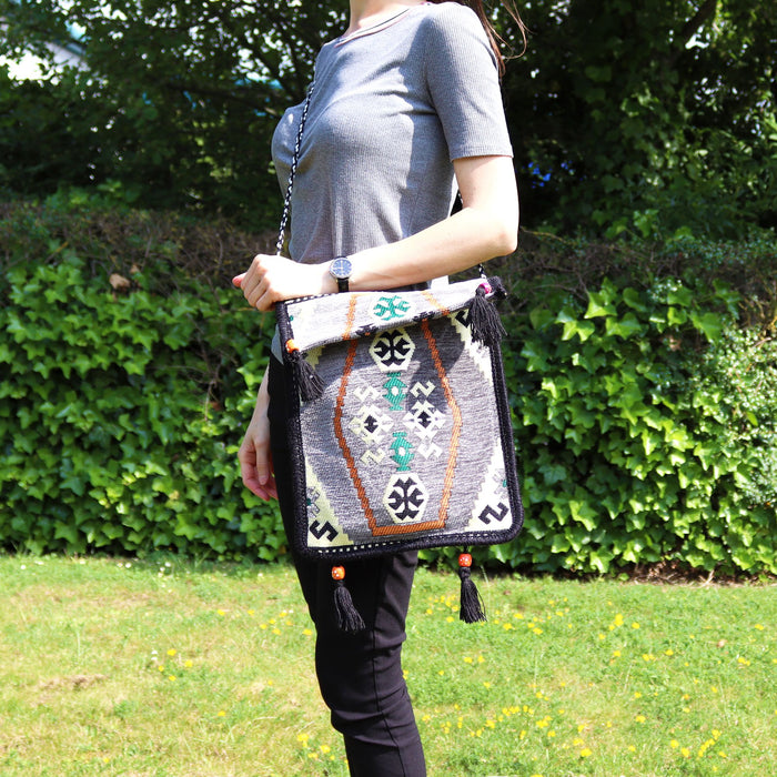 Kilim Sommer-Umhängetasche – Hellgrau
