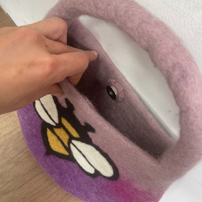 Wassergefilzte Tasche – Biene, Lavendel