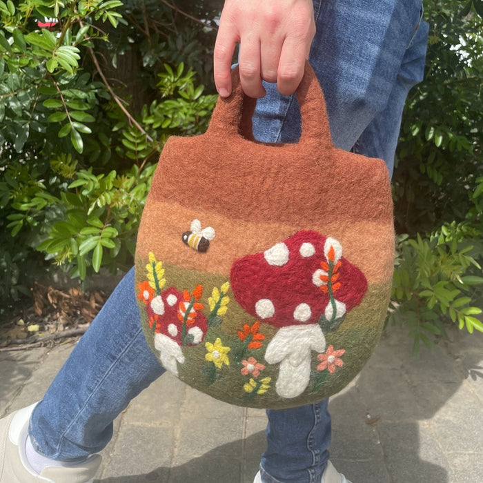 Wassergefilzte Tasche - Pilzgarten