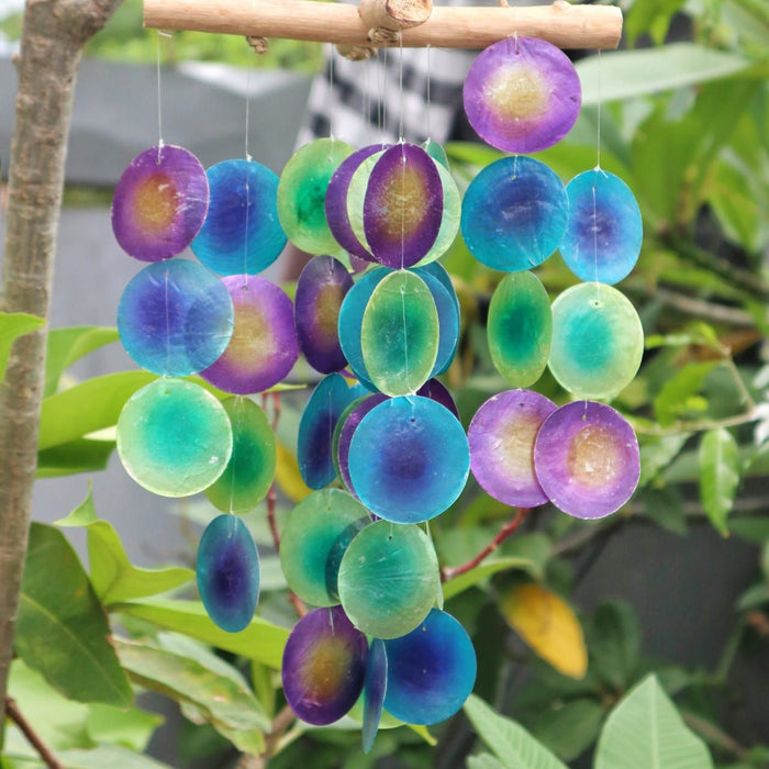 Capiz-Muschel- & Treibholz-Kreuzwindspiel – Grün & Violett