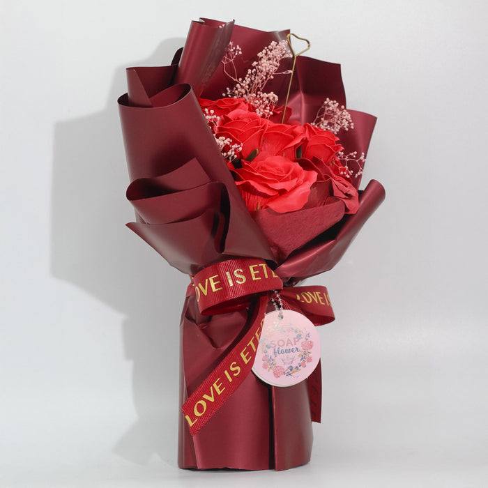 Seifenblumenstrauß mit Geschenkkarte – Rote Rosen – „Liebe ist ewig“