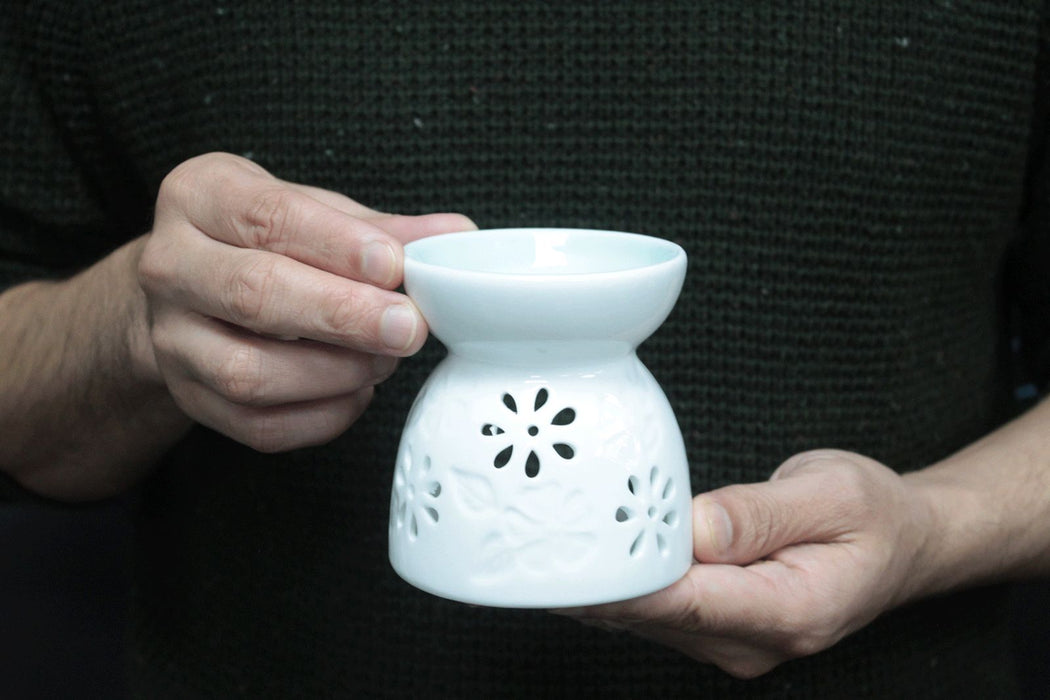 Keramik-Duftlampe – Blumenmuster, Weiß & Petrol