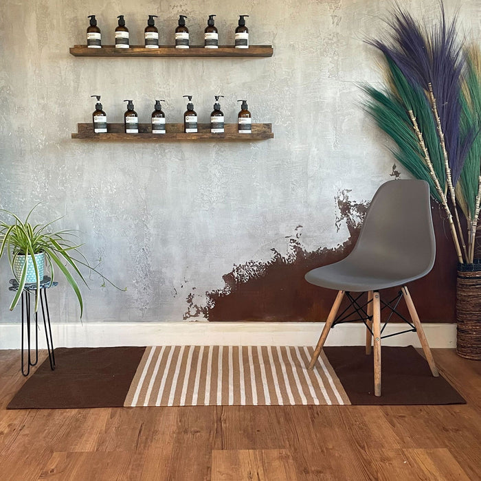 Gestreifter indischer Baumwollteppich – Dunkelbraun / Beige