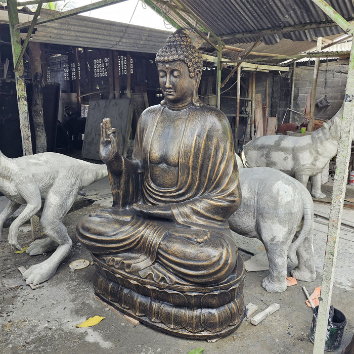 Großer antiker goldener Buddha, lehrend auf Lotus – 2 m