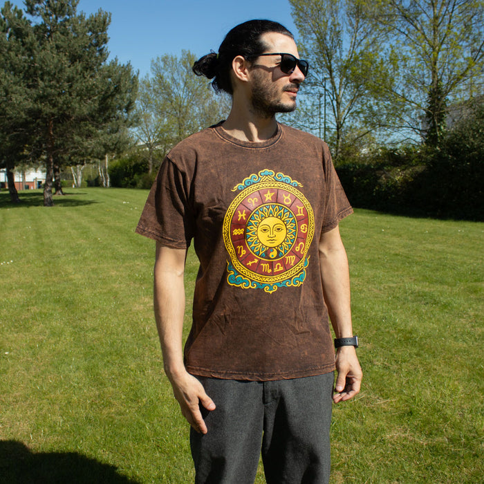 Stonewashed Baumwoll-T-Shirt – Sonne & Sternzeichen, Braun (S)