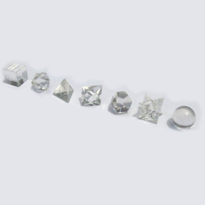 Geometrisches siebenteiliges Kristallset – klarer Quarz
