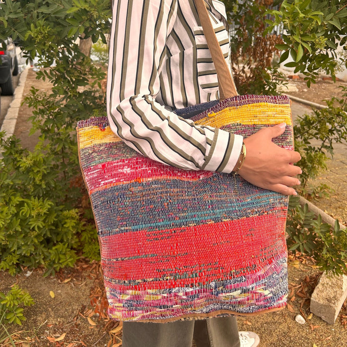 Tragetasche aus recyceltem Teppich – Rosatöne