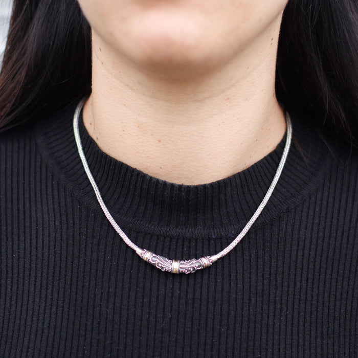 Halskette aus Sterlingsilber & 18 Karat Gold – Stammesmuster