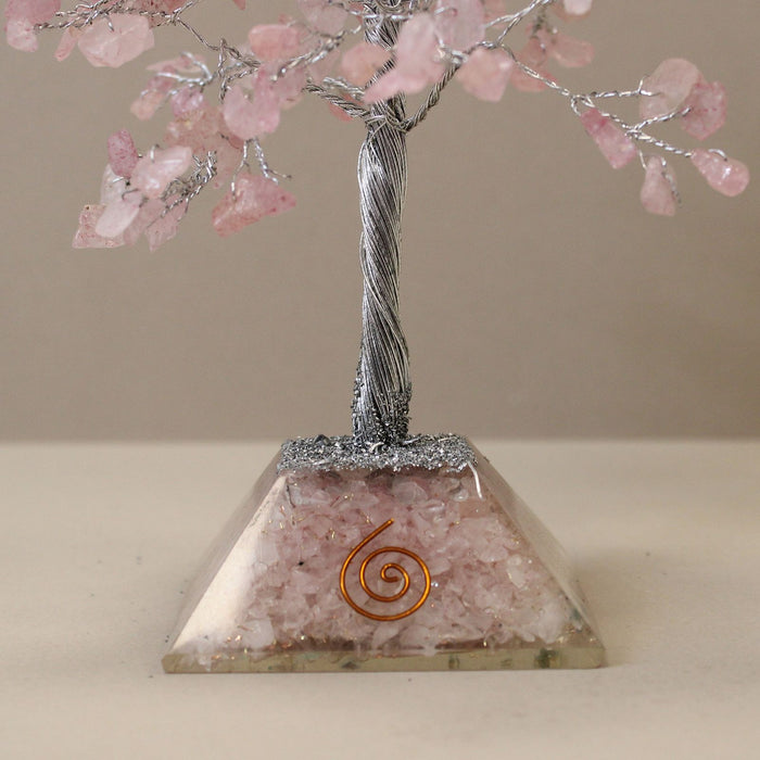 Rosenquarz Edelsteinbaum mit Orgonit-Sockel - 320 Steine