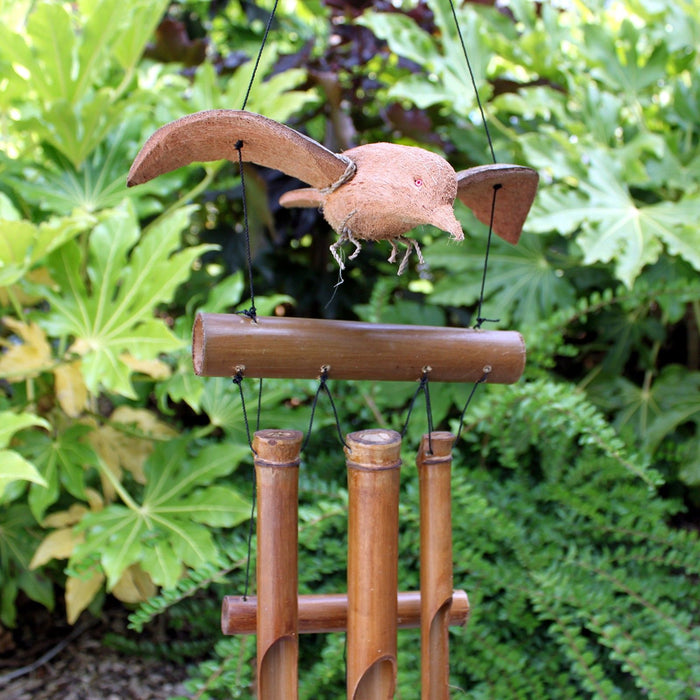 Natürliches Bambus-Windspiel mit Amsel