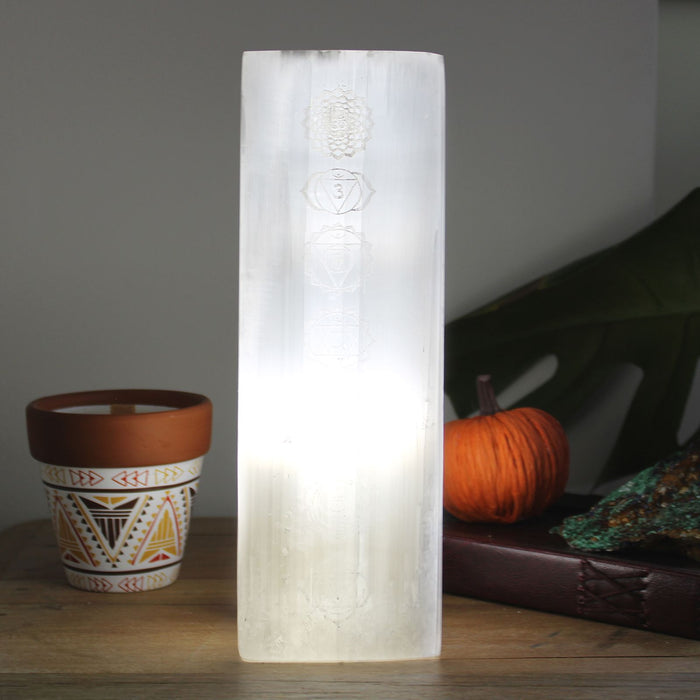 Selenit-Blocklampe – 7 Chakren
