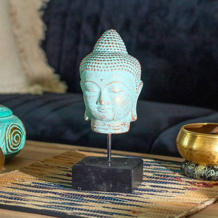Buddha-Kopf „Stille“ auf Ständer – Grün/Kupfer-Finish