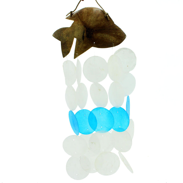 Capiz-Muschel- & Kokosnuss-Windspiel – Fisch, Blau & Weiß