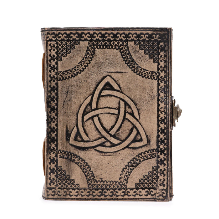Ledernotizbuch – Kreis-Triquetra, Antikgrau (17,8 cm x 12,7 cm)