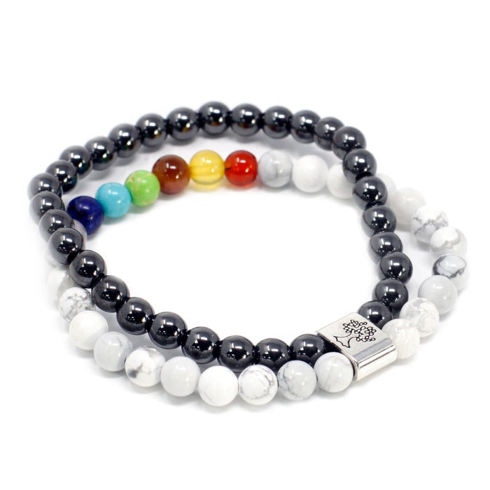 Magnetisches Edelsteinarmband – Weißer Howlith & Chakra-Steine