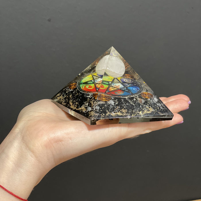 Orgonit Pyramide – Midnight Pentagon (Groß)