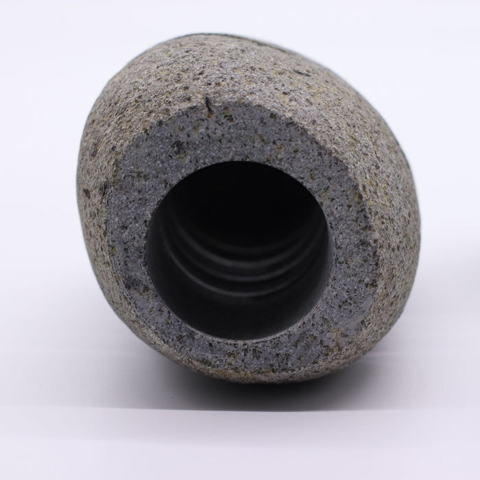 Kerzenhalter aus Natur-Flussstein – stehend geschnitten (20x9cm)