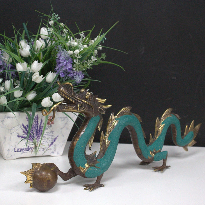 Kleiner Feng-Shui-Drache mit Kugel – 20 cm