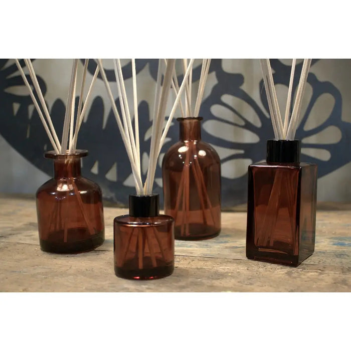 Square reed diffuser bottle 100ml in amber glass with black caps and bamboo reed diffuser sticks