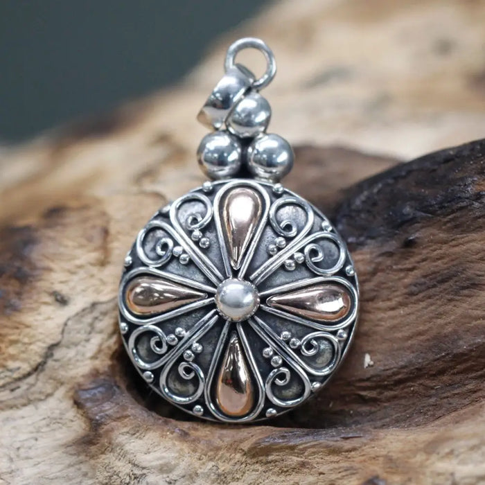Sterling silver and 18ct yellow gold classic round drop pendant with filigree detailing and a central pearl accent