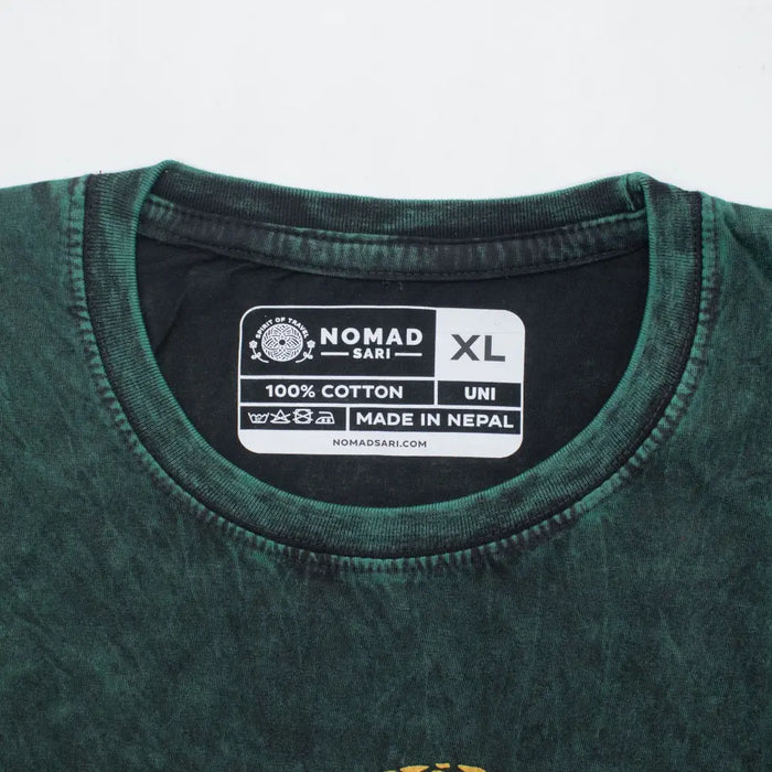 Dark green stonewashed cotton t-shirt with black inner collar and white nomad sari label in size xl
