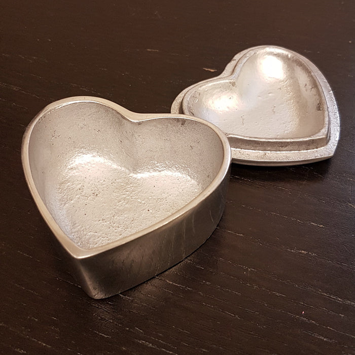 Metal Heart-Shaped Trinket Box with Love-Themed 'Pebbles'